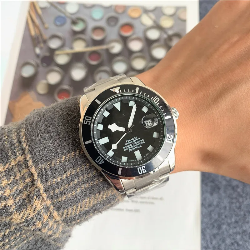 

2021 men's watch European and American carbon fiber grain fashion brand quartz watch Black pointer Sports Watch