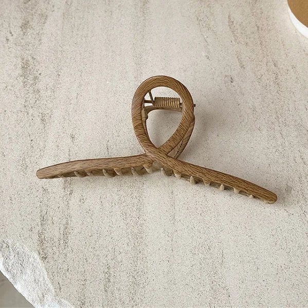 

2021 New Korean Vintage Design Geometric Chain Cross Distortion Hair Clip Hair Accessories for Women