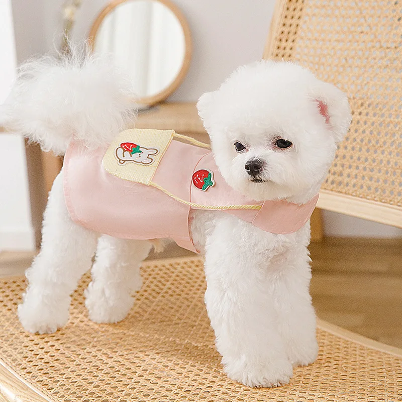 

Платье для собак с вышивкой клубники и сумкой, летняя удобная юбка для собак из полиэстера, дышащая тонкая светильник одежда для домашних жи...