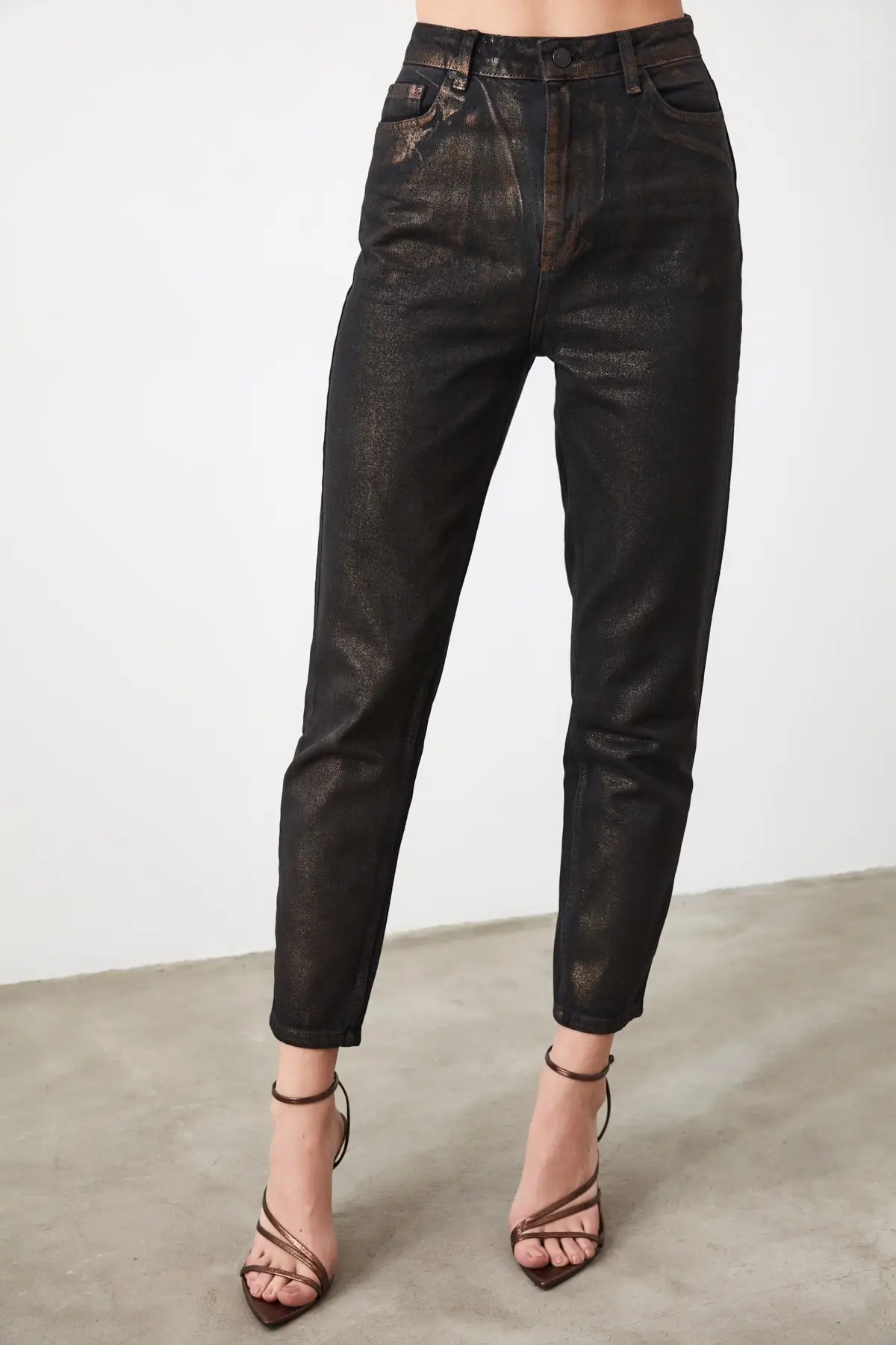

Trendyol Foil Baskll High Bel Mom Jeans TWOAW21JE0007