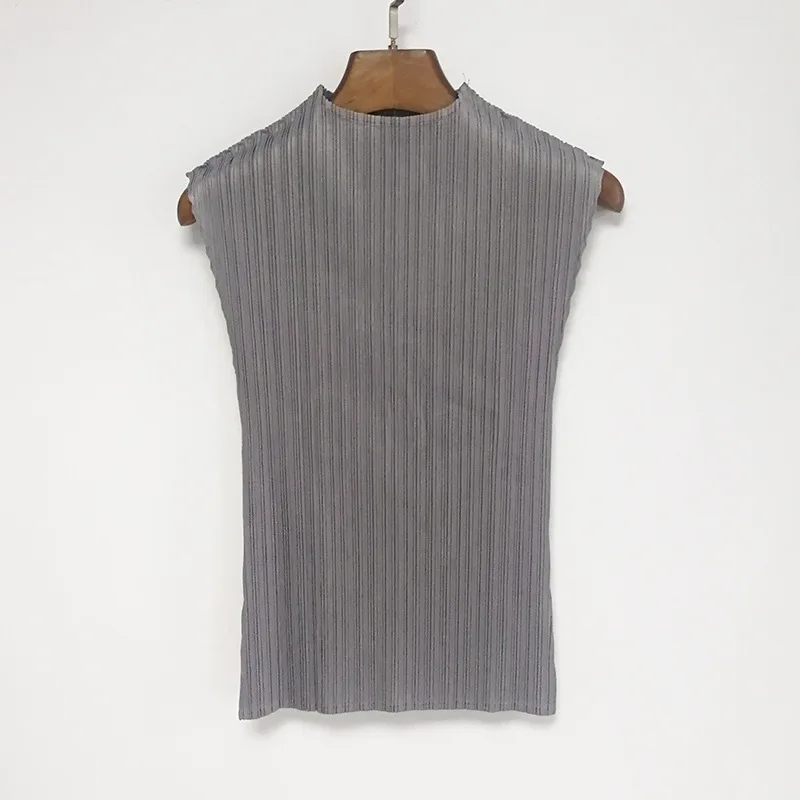 

Top Summer Women Plus Size 2020 Sleeveless Small Stand Collar Thin Big Stretch Miyake Pleated All Matched Basic T-shirt
