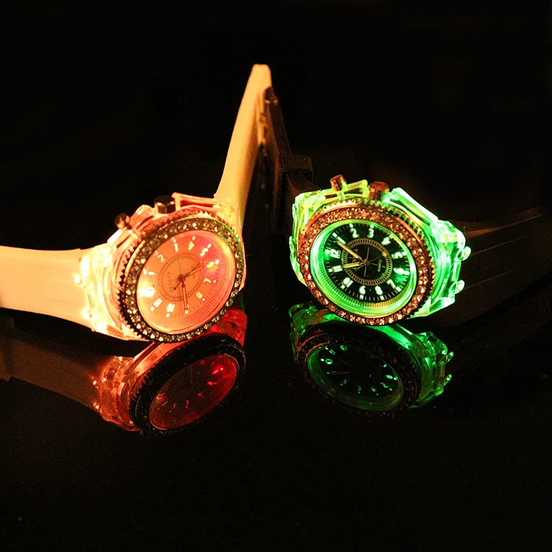 Часы наручные светодиодсветильник модные светящиеся с силиконовым ремешком со