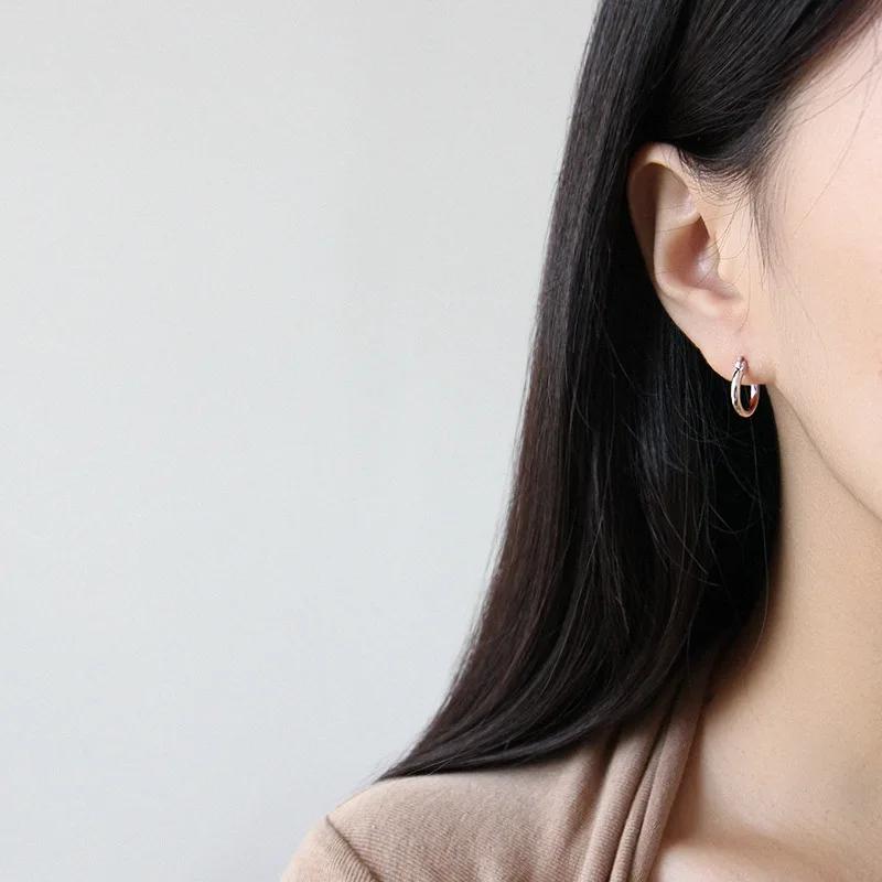 

CH-1264 Korean version of S925 sterling silver simple personality geometric hollow circle circle ear hoop earrings
