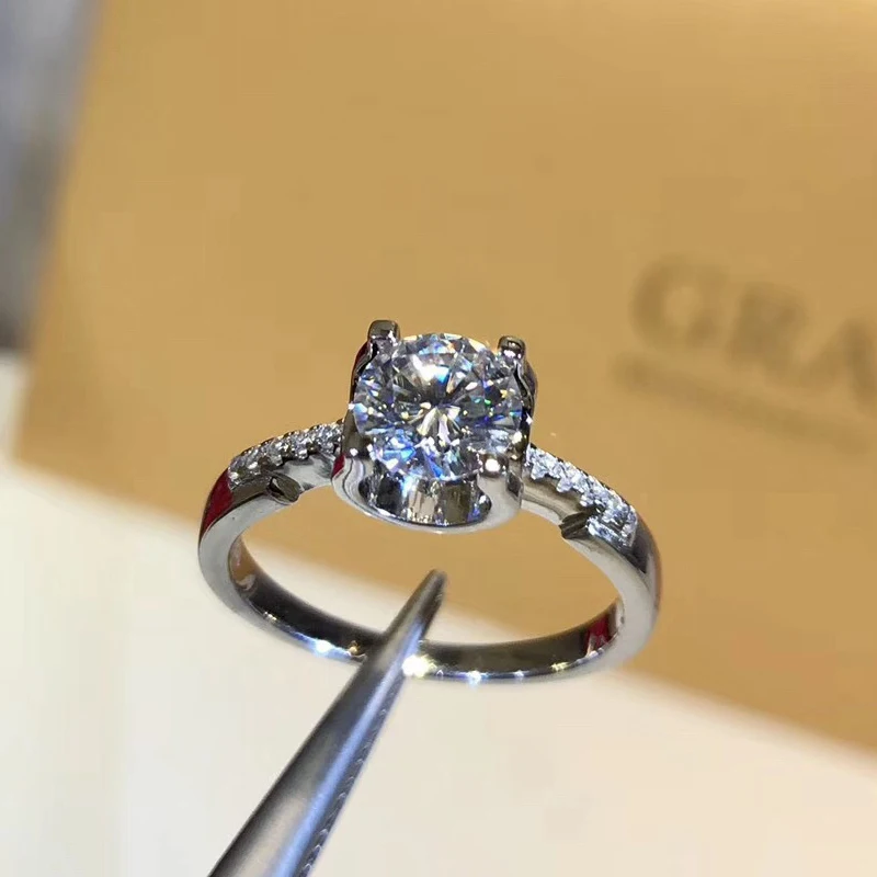 Женское серебряное кольцо с бриллиантовым муассанитом|Кольца| |