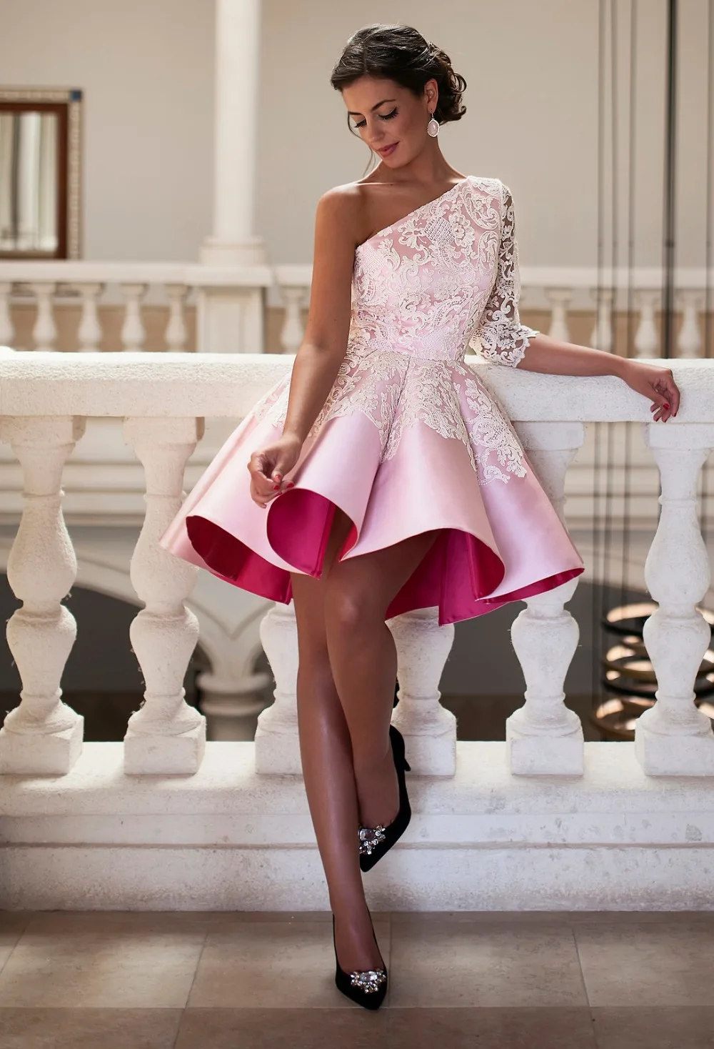 

Женское кружевное платье трапециевидной формы, розовое Короткое атласное платье с аппликацией на одно плечо и рукавом три четверти, новинк...