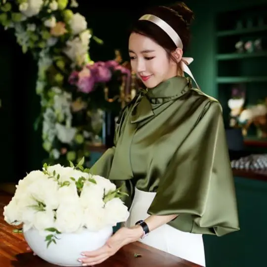 Рубашка Женская атласная с рукавами-фонариками и бантом на шее | одежда