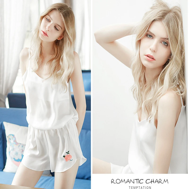 

Female Summer Sexy Rose Embroidery Suspendant Pajama Suit Two Pieces Korean Thin Silk Vest Homewear Lounge Intimate Lingerie