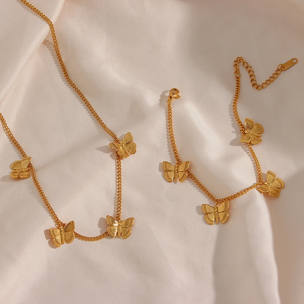 

2022 New Trendy Tranish Free Stainless Steel 18K Gold Plated Texture Butterfly Charm Bracelet Choker Necklace Gold Jewelry Set