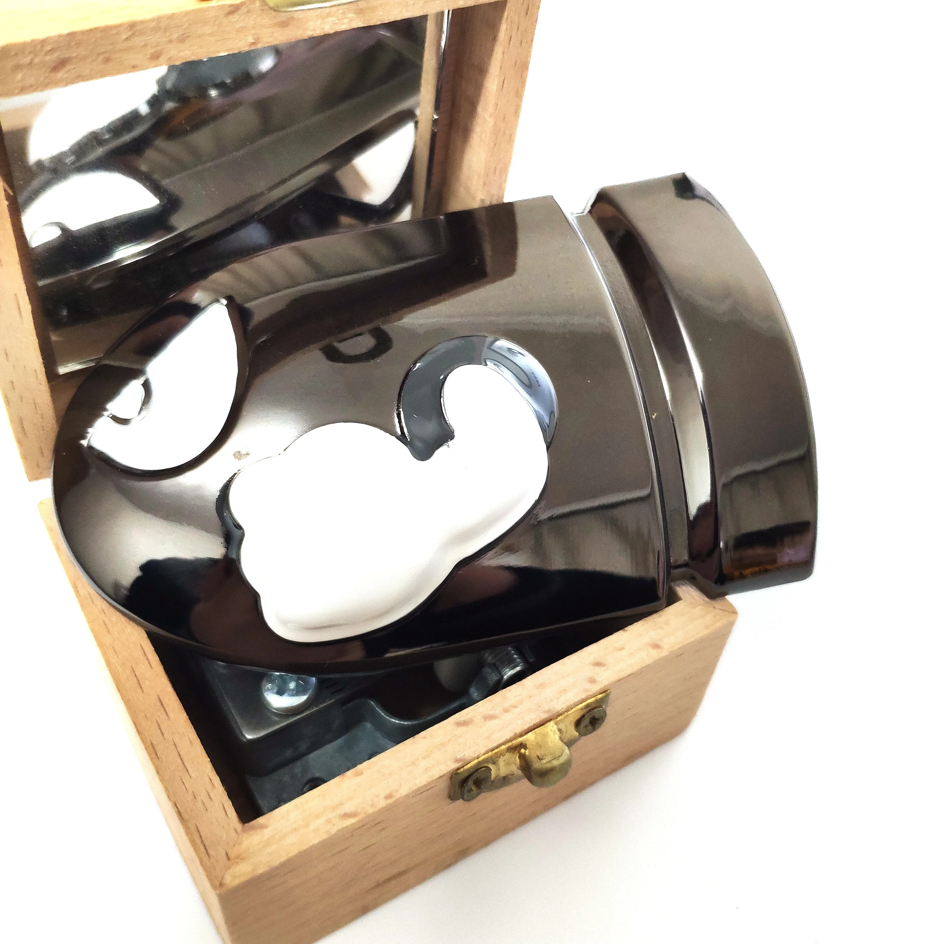 Ремень с пряжкой в виде героя мультфильма Супер Марио ширина 4 см ремень