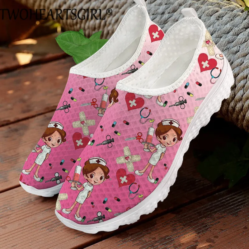 

Кроссовки женские сетчатые с мультяшным принтом, милая Повседневная летняя обувь без шнуровки, для медсестер, розовые