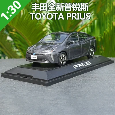 Модель автомобиля игрушечная в масштабе 1/30 PRIUS PHV VAN автомобиль из металлического