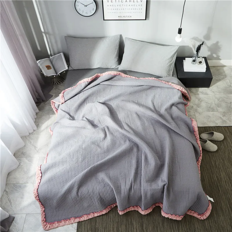 Одеяло-накидка с вертикальным квилтовым узором однотонное из мягкой ткани для лета на кровать, диван или как покрывало на любое время года, обратимая