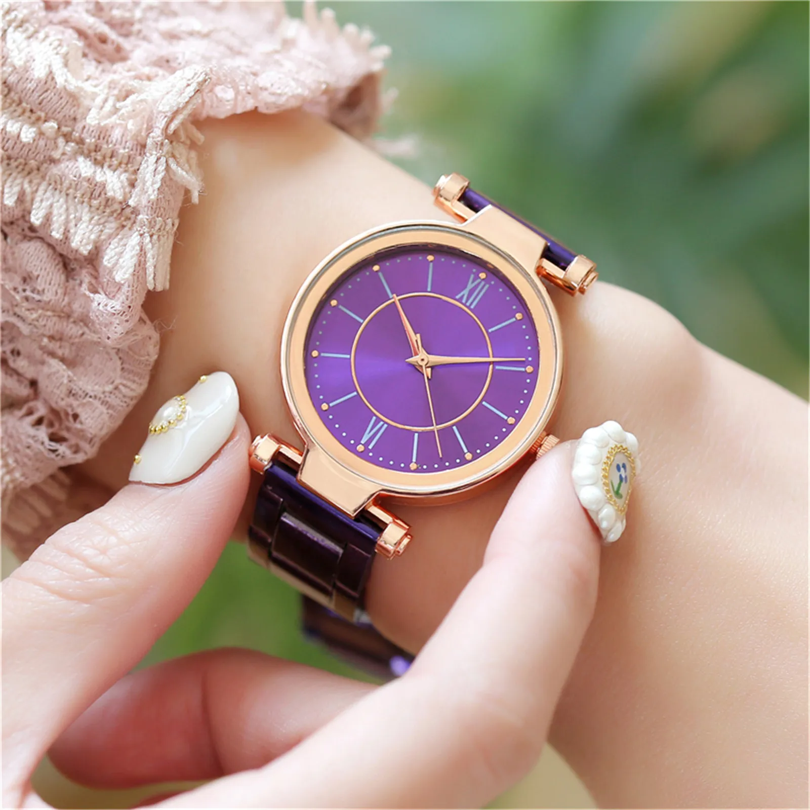 Женские наручные часы из нержавеющей стали с серебристым сетчатым ремешком