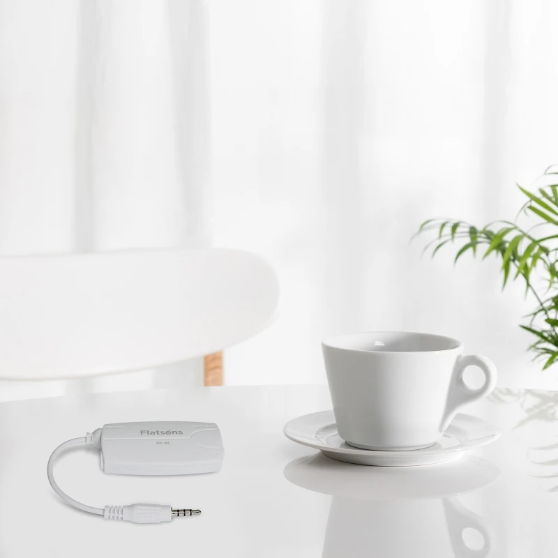 

Electric Guitar Bass to Mobile Phone Tablet Converter with 6.35mm Input Port 448D