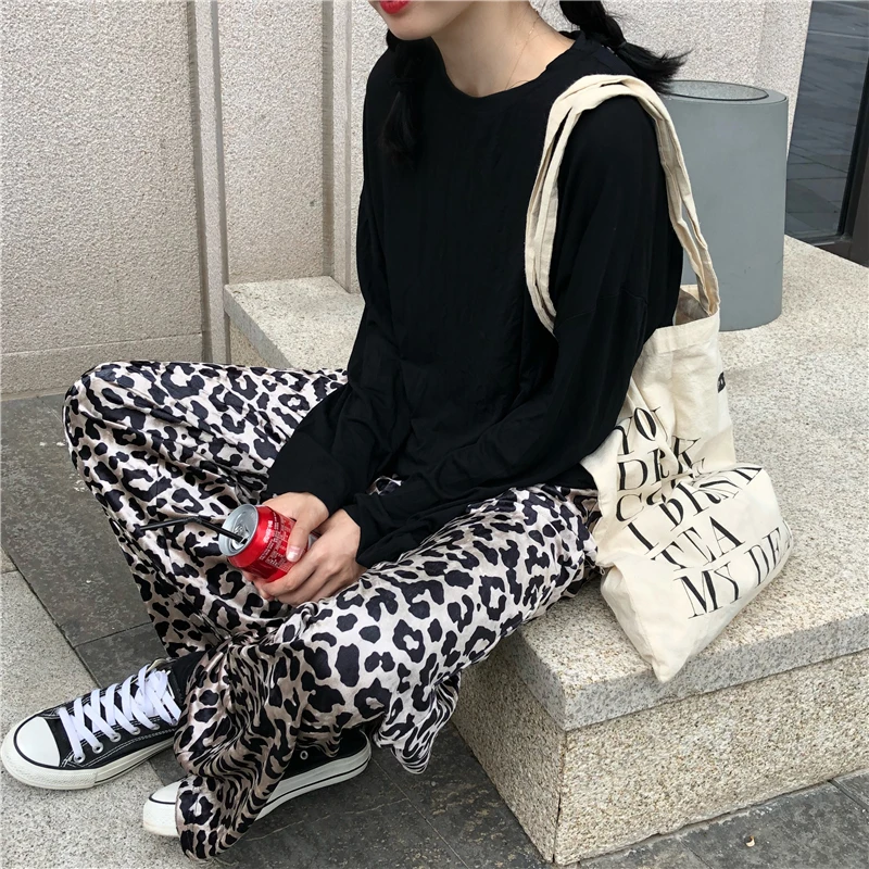 

HStar 2020 Autumn Leopard Retro Elegant Loose Women Pants Elatisc High Waist Ladies Wide Leg Pant Simple Trendy Full Length