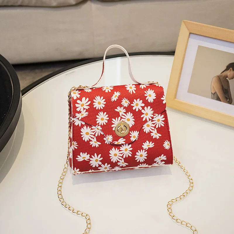 

New Fashion One Shoulder Cross Over Woman Sling Crossbody Bag Small Square Bag Chain Bar Small Bag Bags For Women Handbag