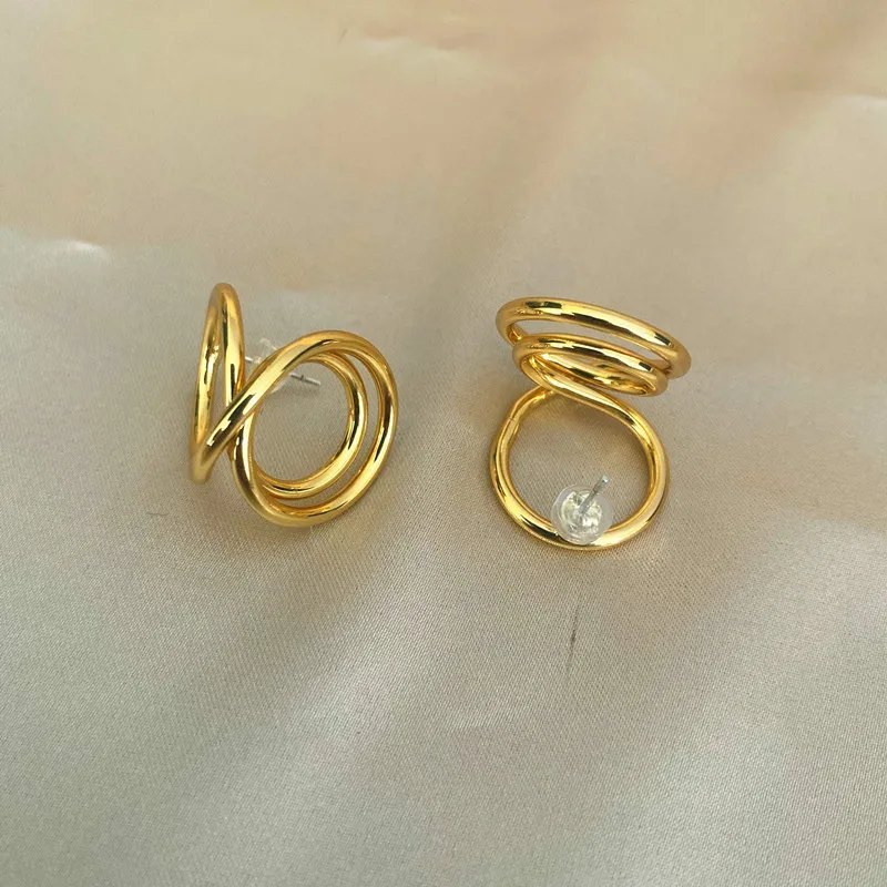 

New European and American spring earrings and studs