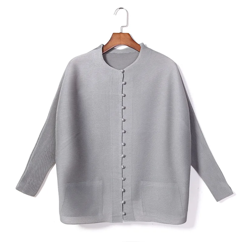 

Pleated Bat Sleeve Jacket Autumn Single Row Multi Button Long Sleeve Cardigan Middle Aged And Elderly Pleated Top Female