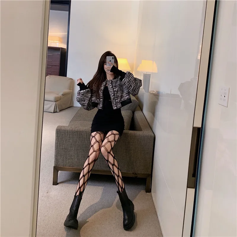 

Popular Hollow Out Thigh Stockings Sexy Gothic Women Black Fishing Net Bottoming Pantyhose Charm Female Party Grid Socks