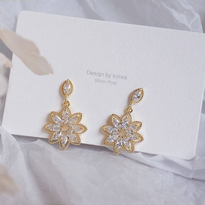 

Korean Hot 14k Real Gold Jewelry Crystal Flowers Earrings for Women Top High Quality AAA Shiny Zirconia S925 Silver Needle Gift