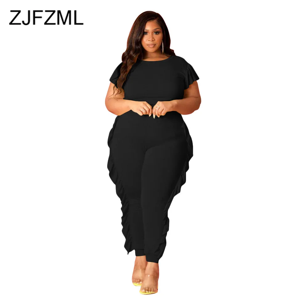 Женский костюм из двух предметов черная футболка с коротким рукавом и круглым