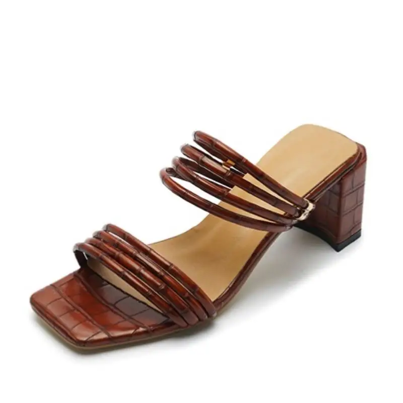 Tuyoki женские босоножки модная обувь на высоком квадратном каблуке Шлепанцы Сезон