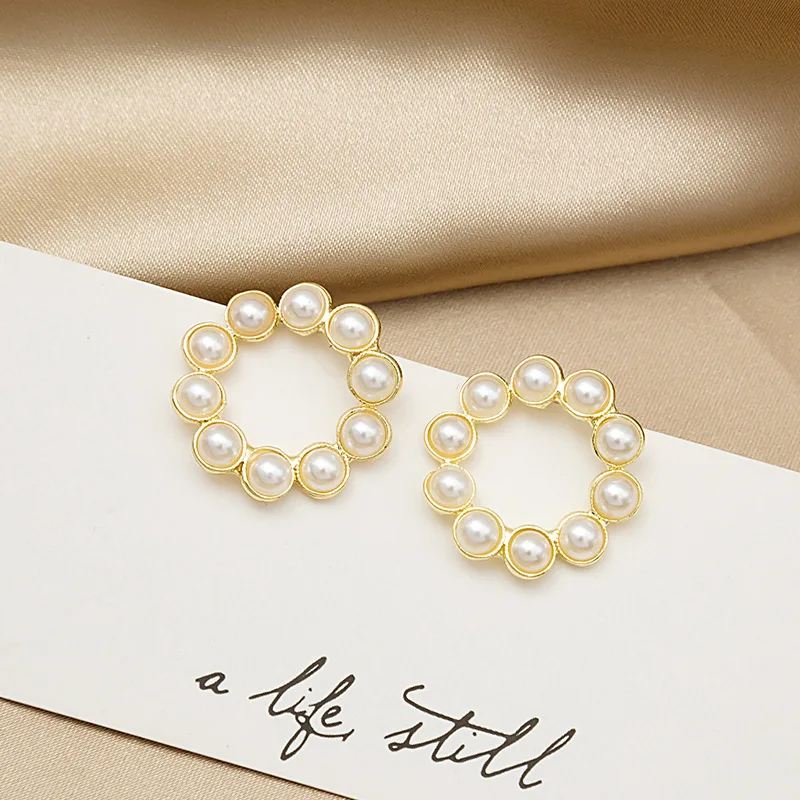 

925 Silver Needle Hollow Round Pearl Small Fragrance Earrings Japan and South Korea New Sweet Temperament Earrings Wild Earrings