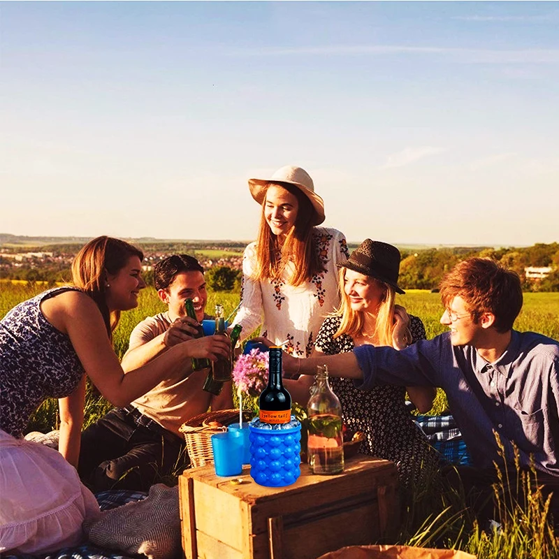 

Mold with Lid Space Saving Cube Maker Tools for Kitchen Portable 2 in 1 Large Silicone Ice Bucket Party Barware