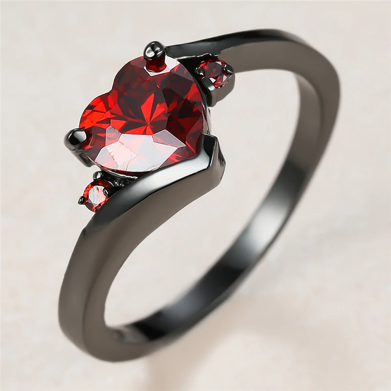 

Simple Female Red Crystal Stone Ring Charm 14KT Black Gold Wedding Rings For Women Vintage Love Heart Zircon Engagement Ring
