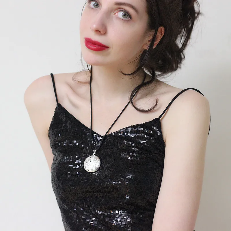 Цепочка с круглым кулоном в виде дракона из серебра 999 пробы | Украшения и