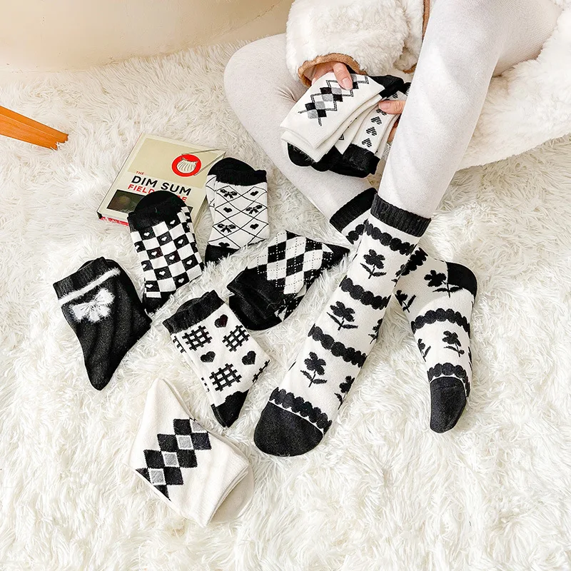

Women Socks Winter Thickened Wool Diamond Lattice Love Heart Tube Korean Fashion Ins Tide Ladies Socks High Quality Casual Socks
