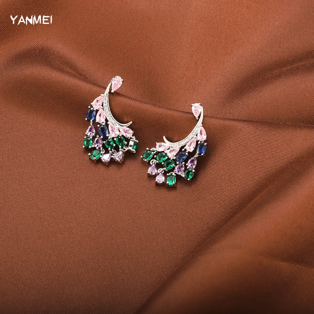 

Shiny Luxury Water Drop Curved Flower Stud Earrings Fashion Advanced Hand-Inlaid Jewelry Cubic Zirconia Stud Earrings