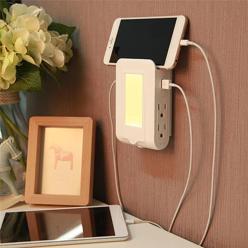 Настенное зарядное устройство с 2 USB-портами и 4 розетками переменного тока