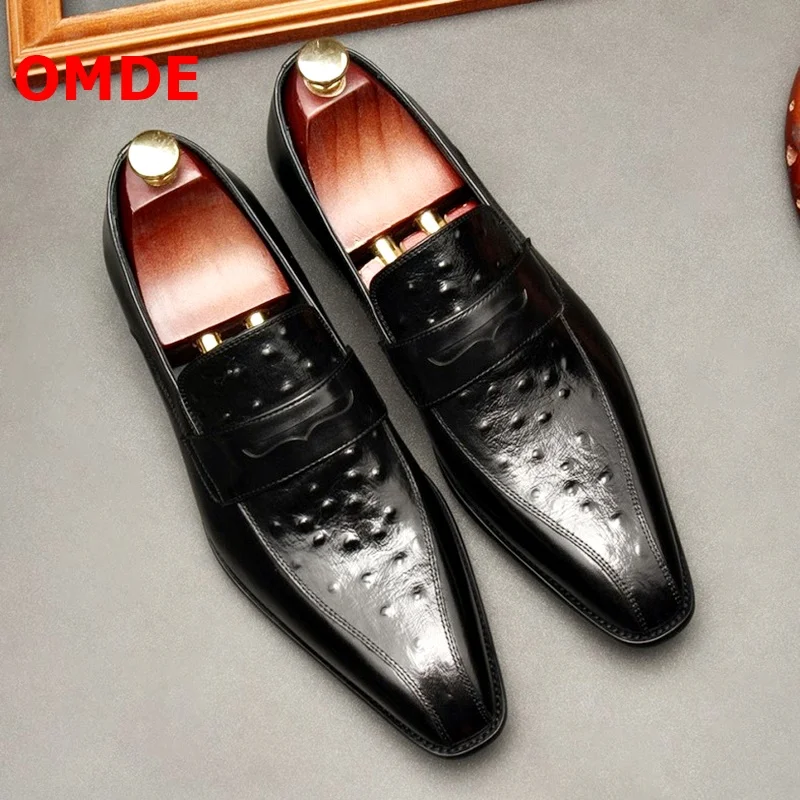 

OMDE Black Ostrich Embossed Genuine Leather Loafers Men Pointed Toe Dress Shoes Mocassin Homme Casual Flats Luxury Wedding Shoes