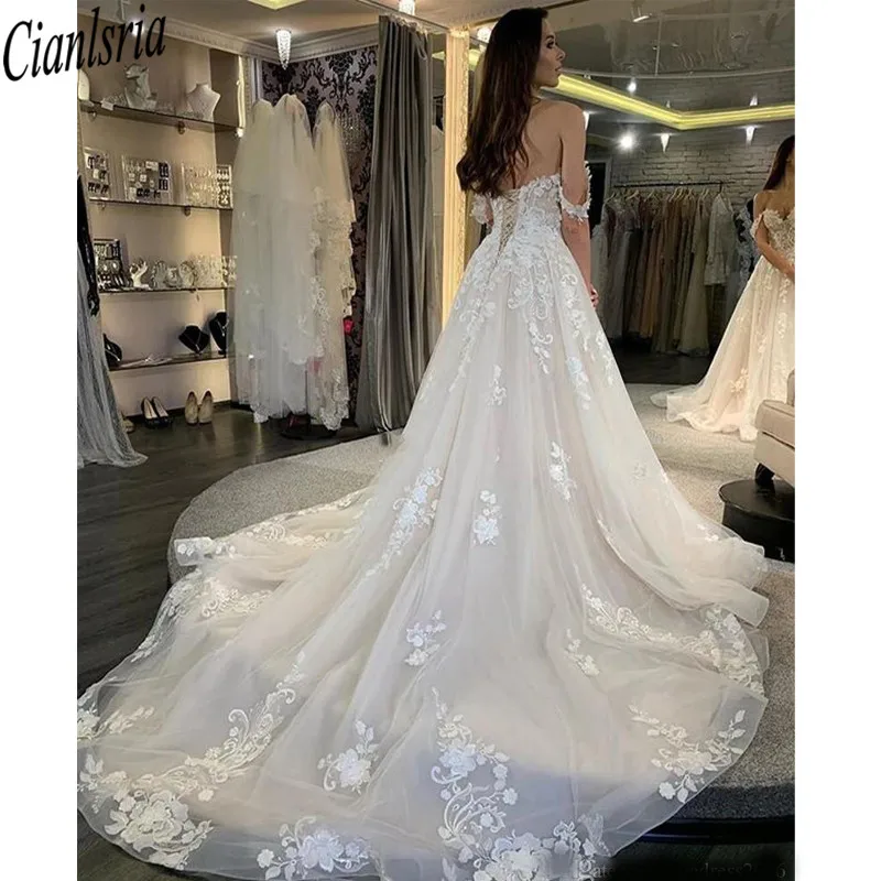 

Кружевные свадебные платья с открытыми плечами, аппликация для невесты, свадебные платья со шлейфом в стиле кантри, Современное женское пла...