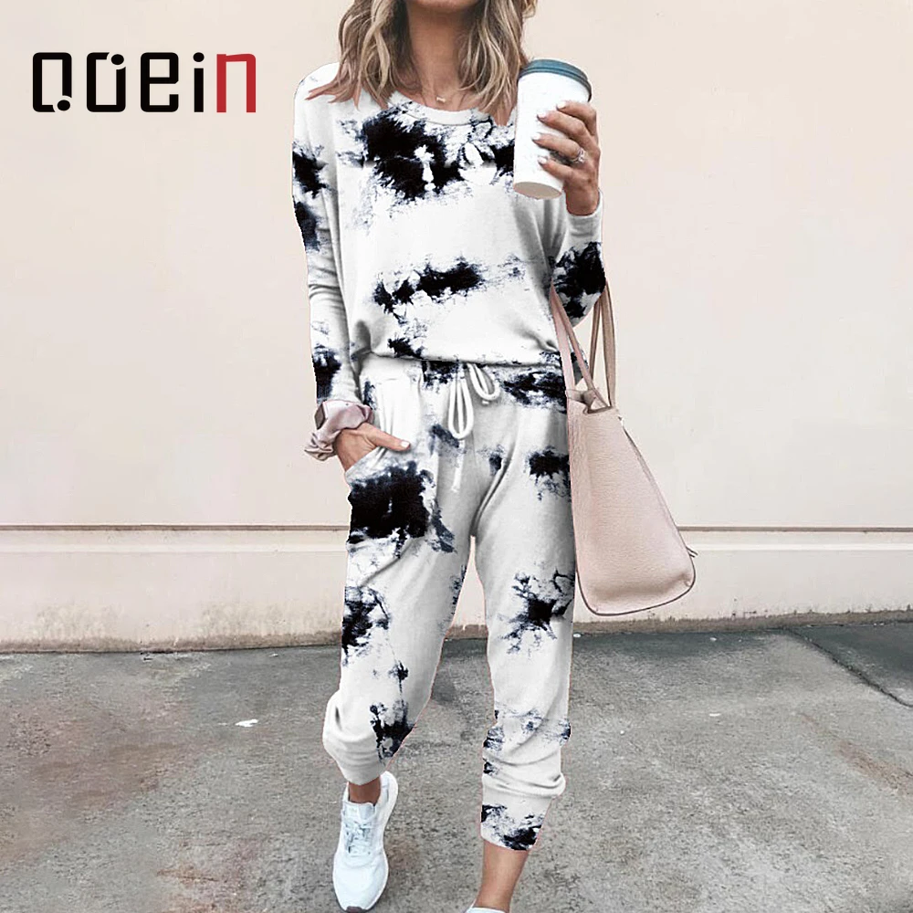 Рисунок 2 - Женский спортивный костюм