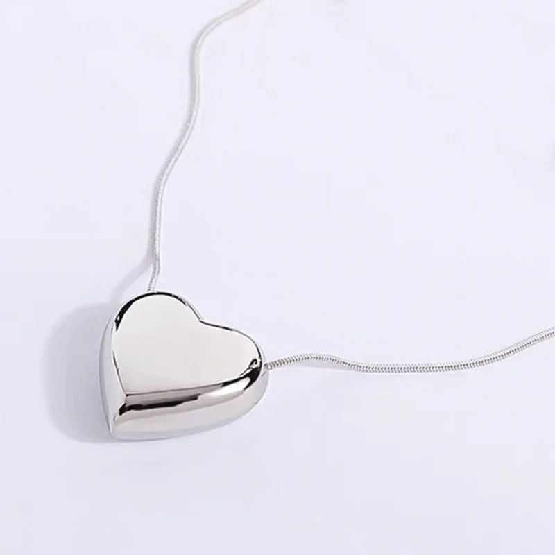 

Korea dongdamen love necklace women's personalized neckchain titanium steel pendant net red three dimensional peach heart