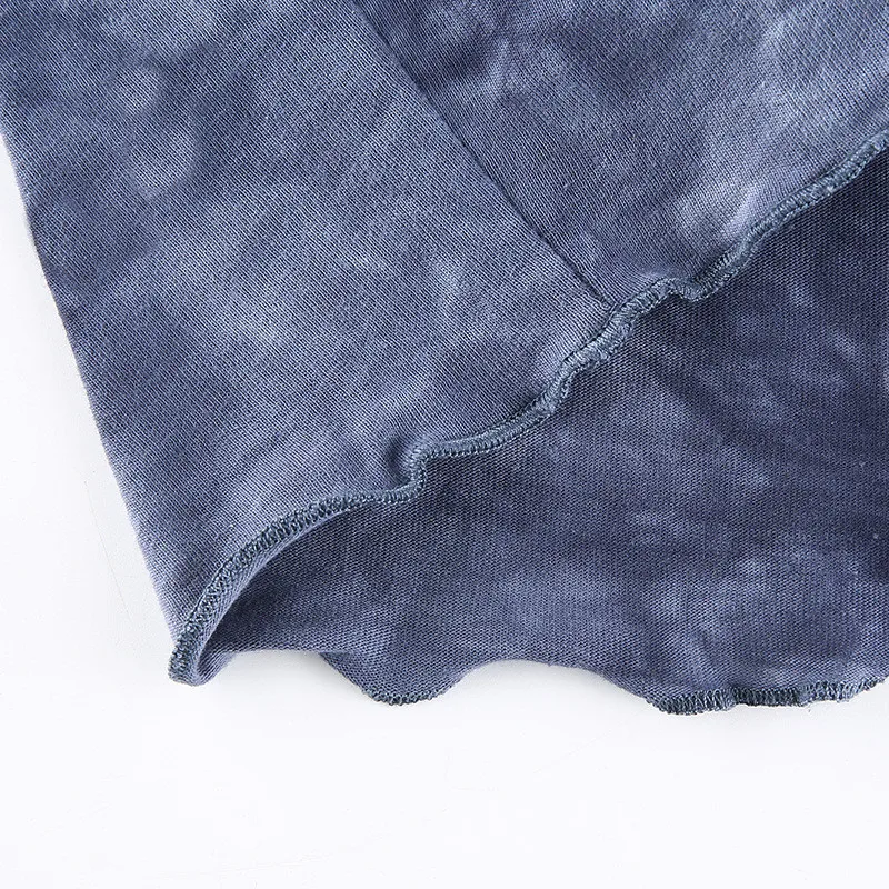 Женский пуловер с открытыми плечами длинными рукавами и принтом тай-дай