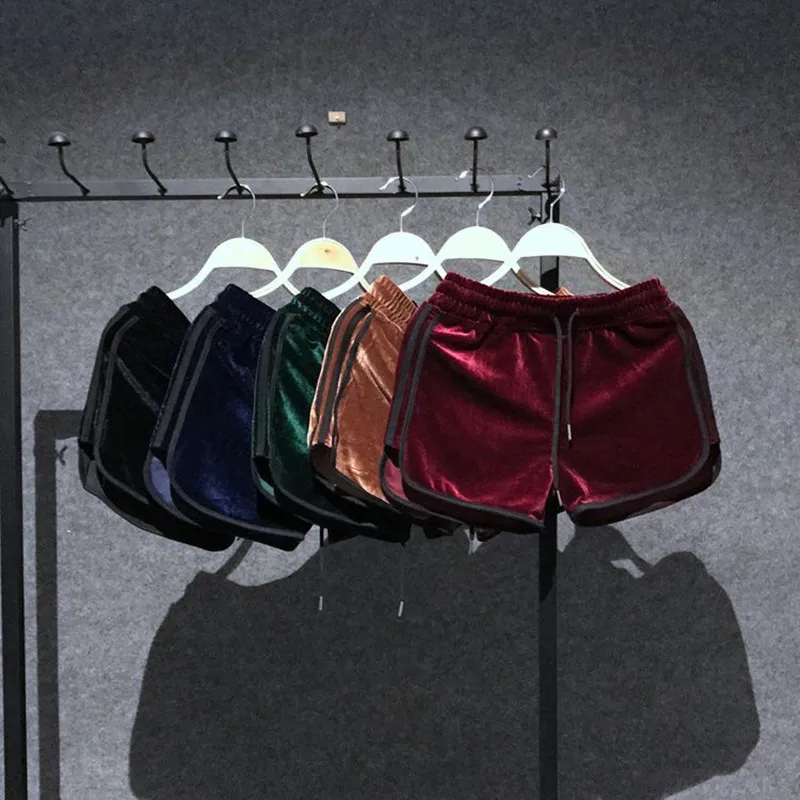 

High quality women velvet shorts casual vintage short feminino womens fashion velour shorts hotpants bermudas feminina