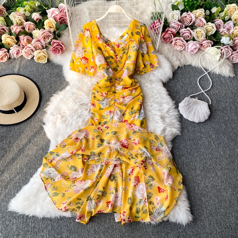 

Floral dress 2021 summer new style puff sleeve waist temperament V-neck chiffon dress French retro fishtail dress s495