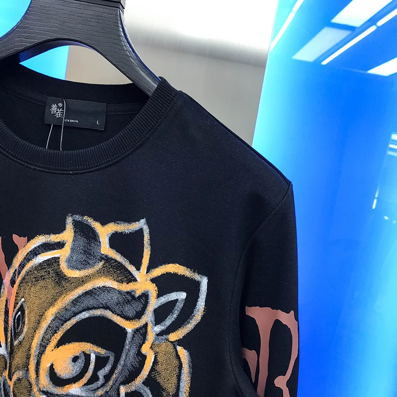 

Guochao men's sweater 2020 autumn new personalized lion dance graffiti printing casual versatile bottoming top trend for men