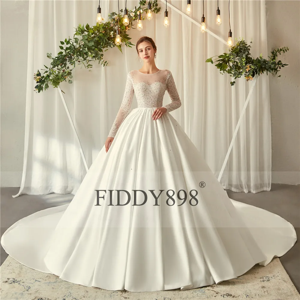 2020 Vintage Wedding Dresses Long Sleeve Scoop Satin Ball Gown Wedding Gown Luxury Crystal Bridal Gown Robe de  Mariage