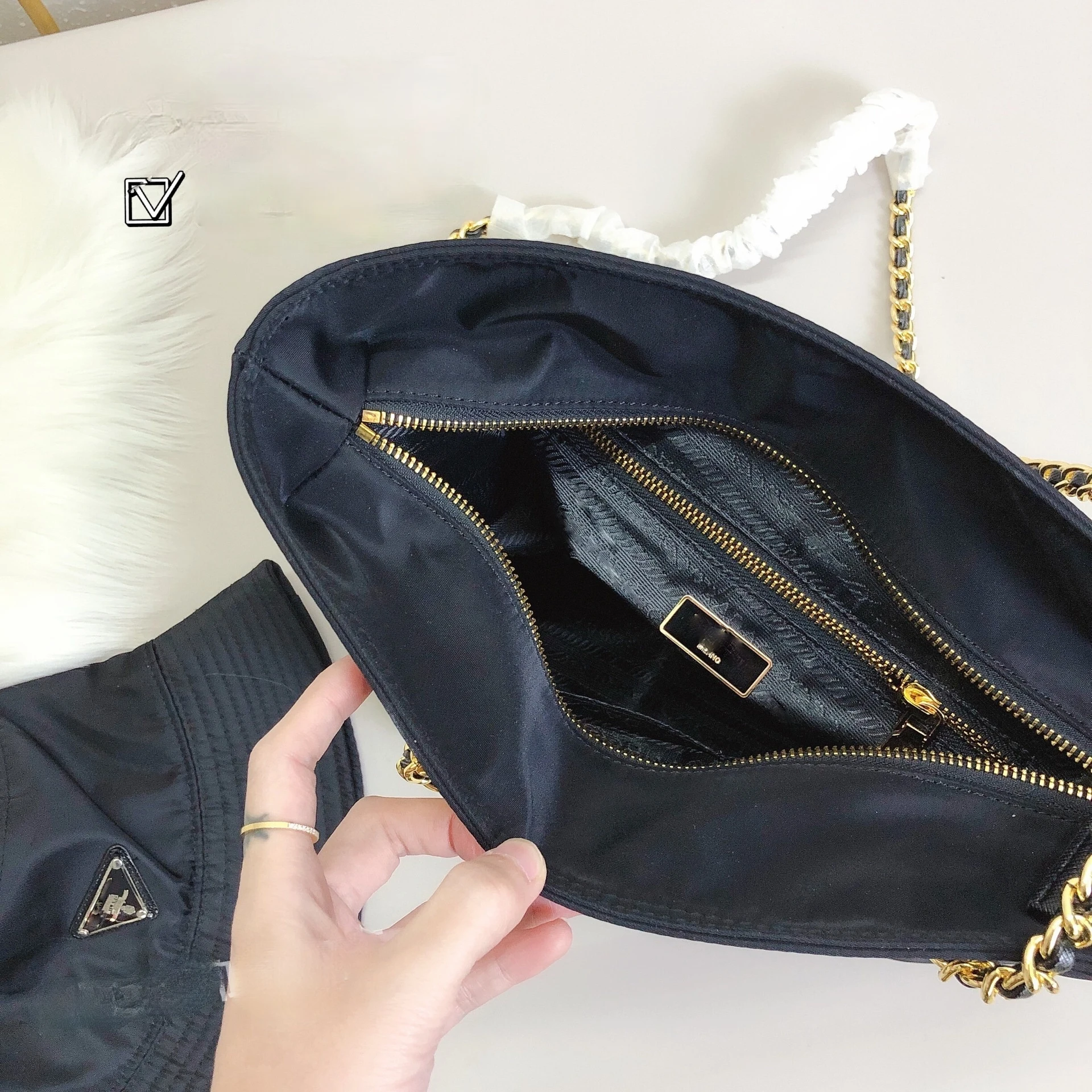 

Black Gold Chain Bag Shoulder Messenger Bag Classic Triangle Standard Net Red Women's Bag Luxury Brand Handbags Handbag