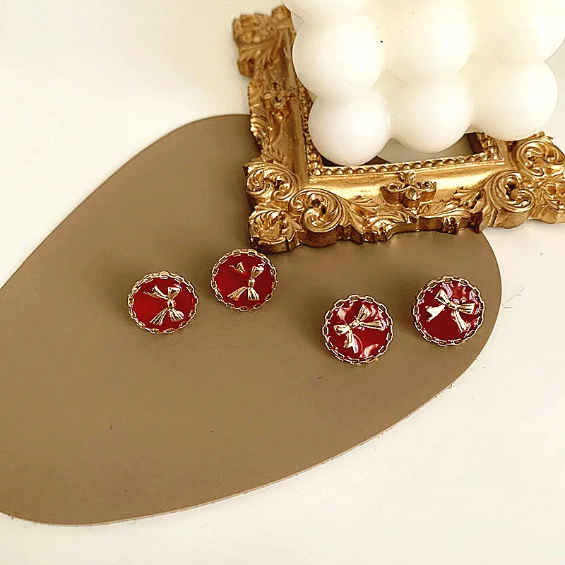 

Retro Embossed Bow Tie Enamel Round Women Stud Earrings Trendy Non Piercing Clip Earring Delicate Female Party Jewelry Gift