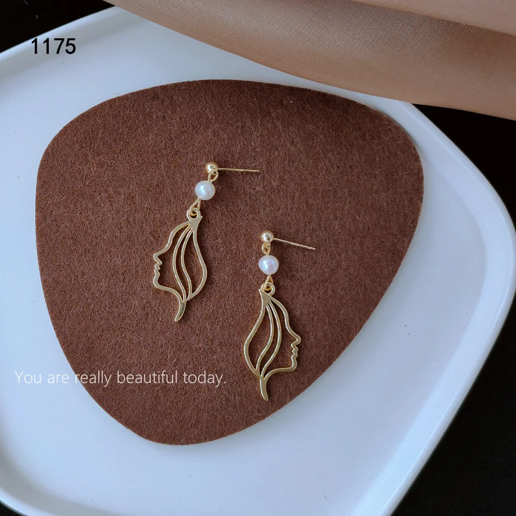 Женские серьги-гвоздики ручной работы с натуральным пресноводным жемчугом 14