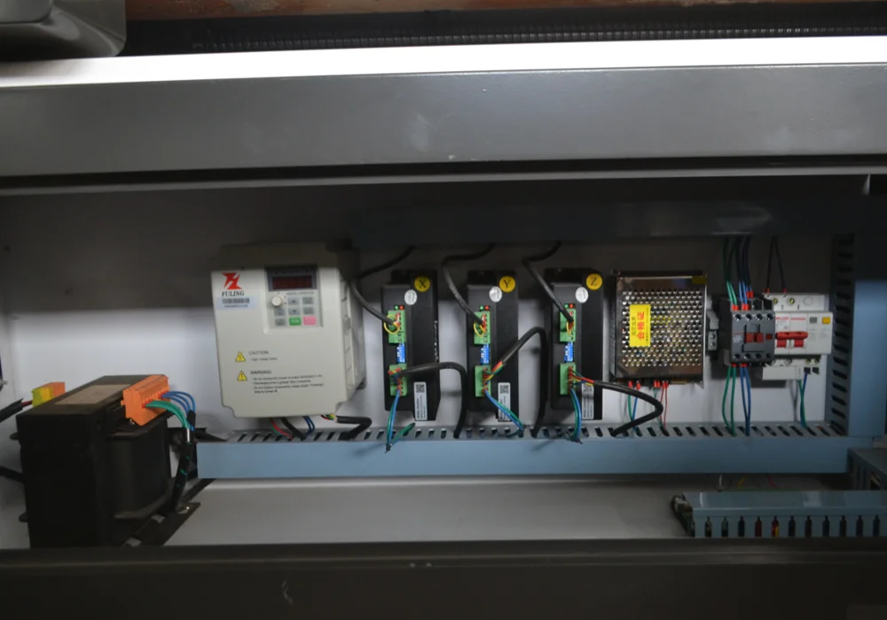 3 осевой 4 5 фрезерный станок с ЧПУ 9060 деревообрабатывающий 6090 по низкой цене кВт/3