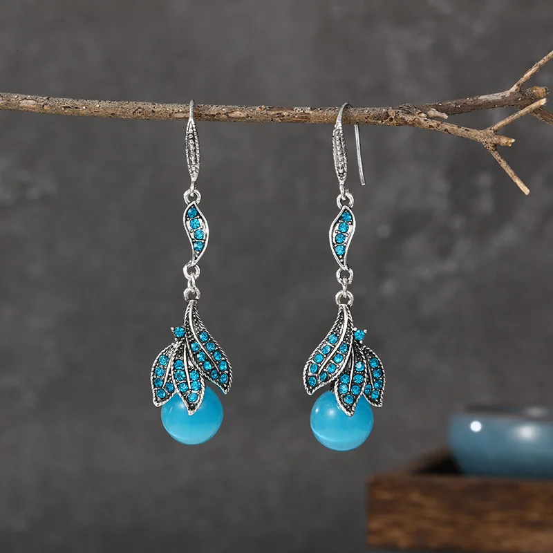 Винтажные серьги в виде кошачий глаз с инкрустированными бриллиантами и