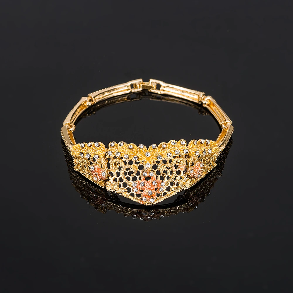 Набор ювелирных изделий Dubai Crystal Necklace Classic Bracelet Earrings Ring African Charm Women Fashion Wedding Party.