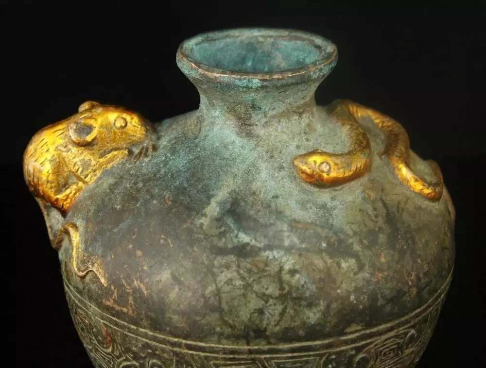 Jarrón dorado de bronce Retro Para Decoración del hogar artesanía China en relieve serpiente rata