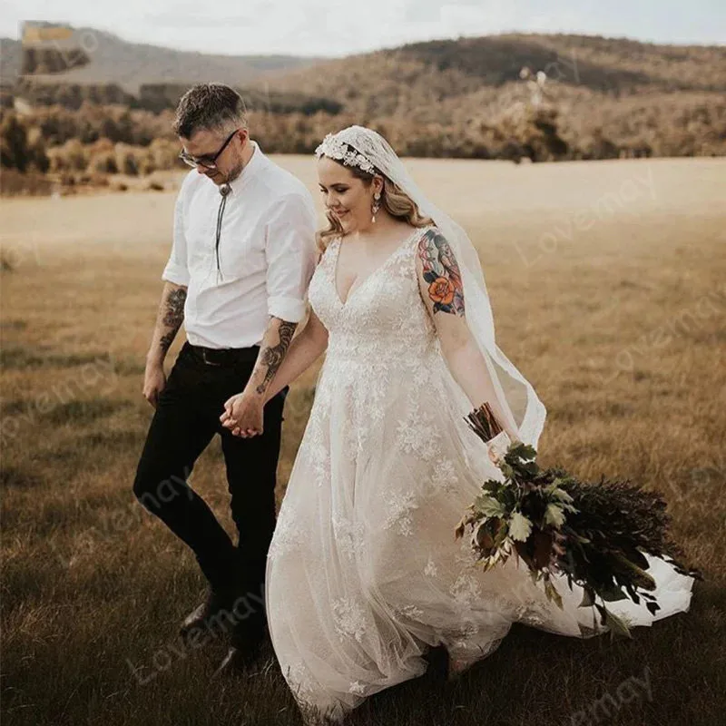 

Plus Size Beach Wedding Dresses 2021 Appliques V-neck Sleeveless Floor Length A-line Elegant Lace Bridal Gowns Vestido De Novia